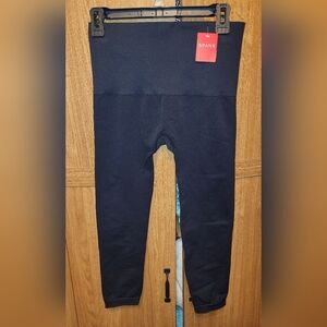 NWT Spanx Very Black cropped lamn leggings size 1xl